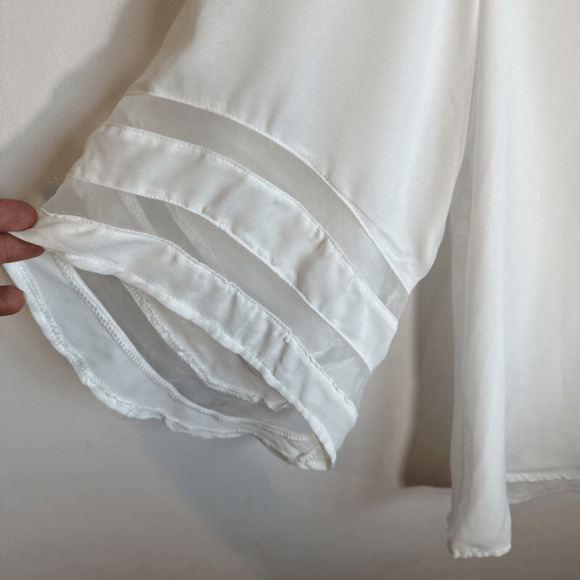 CBR white Shirt flutter Sleeves Womans Size Small Cotton Blend - Picture 4 of 9